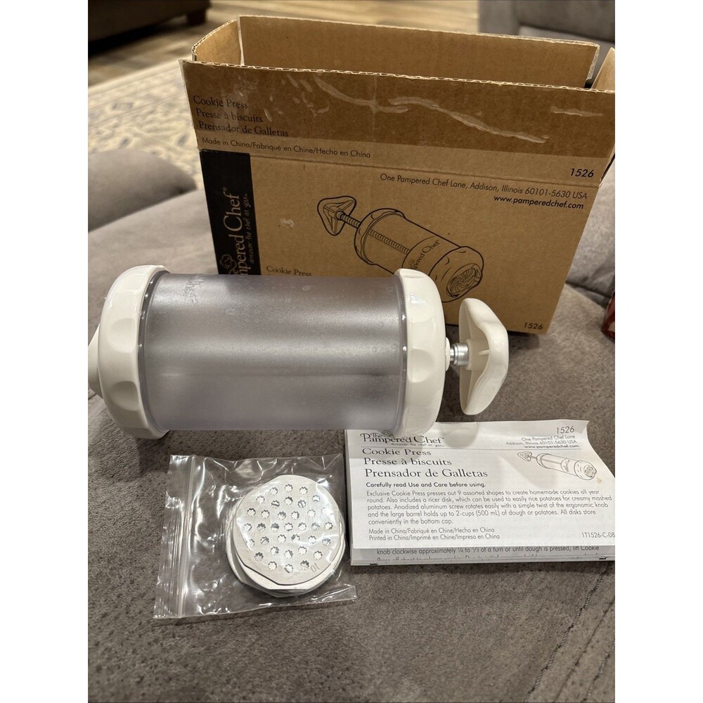 The Pampered Chef 1526 Cookie Press with 10 Discs in the Original Box Screwpress